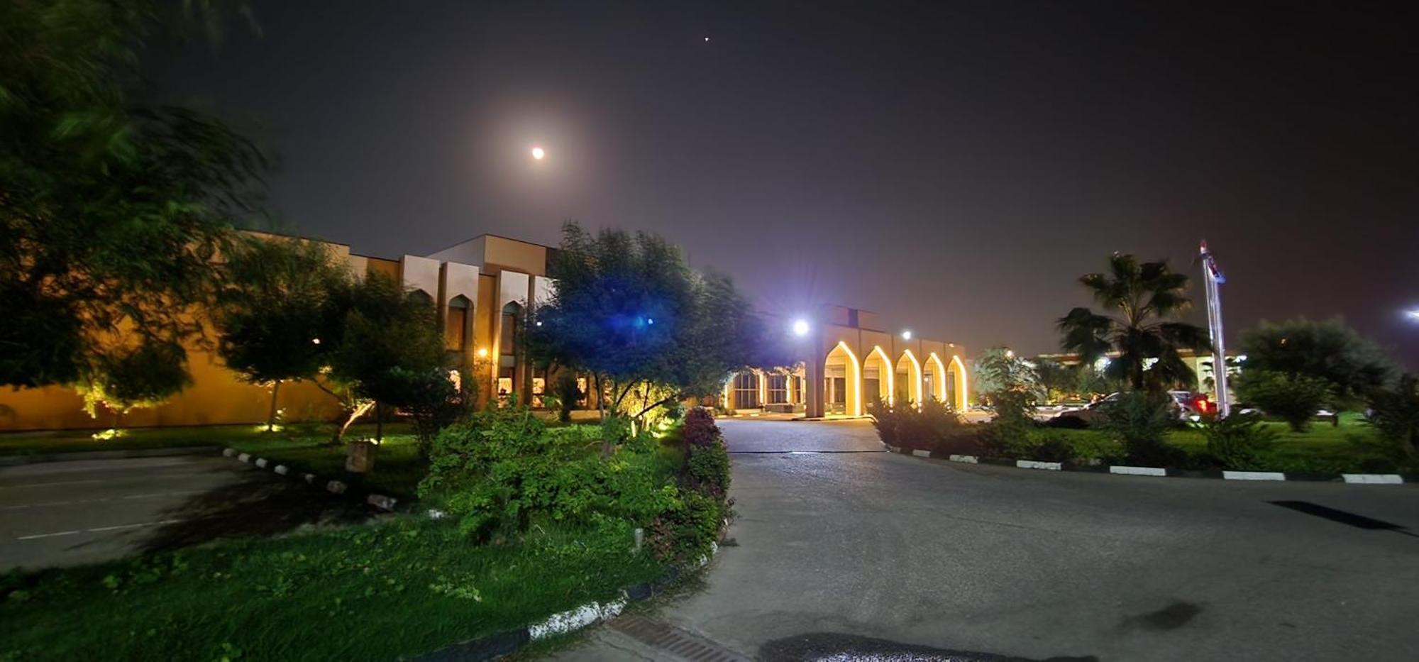 Basrah International Airport Hotel Exterior foto